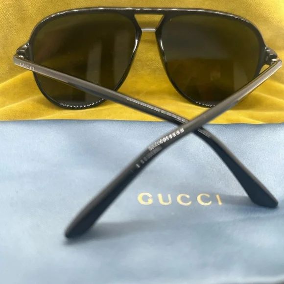 Gucci Dark Aviator Sunglasses - Picture 3 of 6